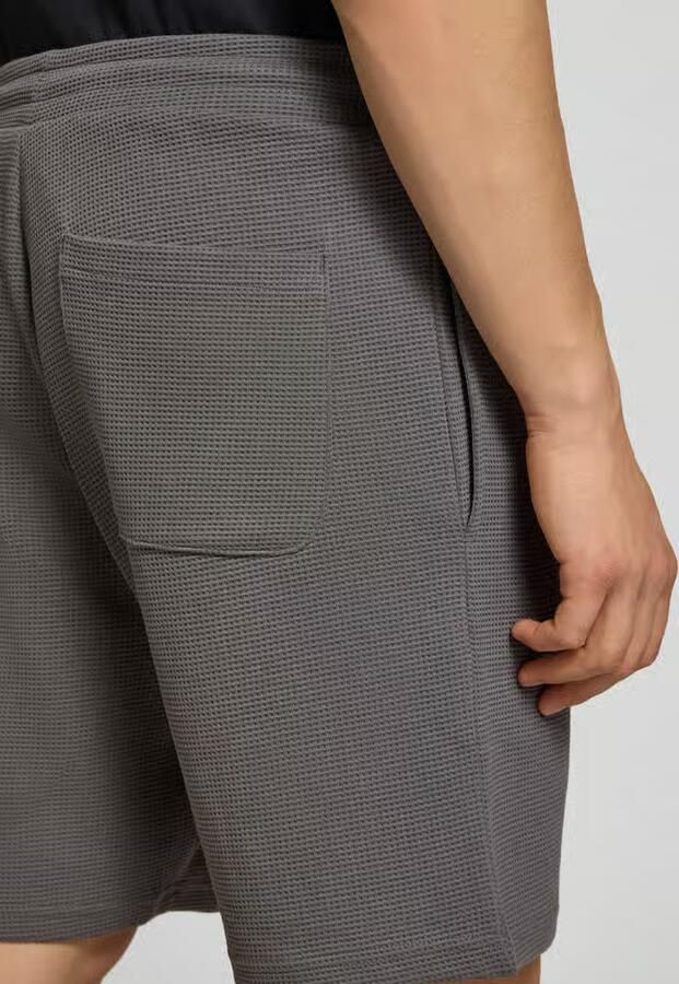 REVIEW Sweatshorts met structuurpatroon