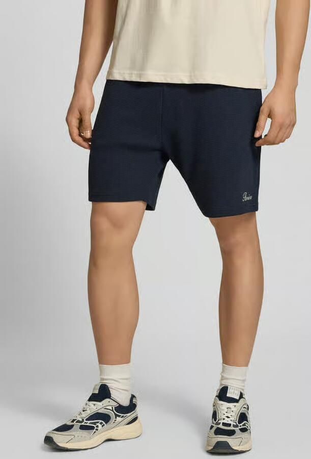 REVIEW Sweatshorts met structuurpatroon - Foto 3