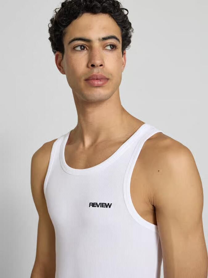 REVIEW Tanktop in riblook met labelstitching