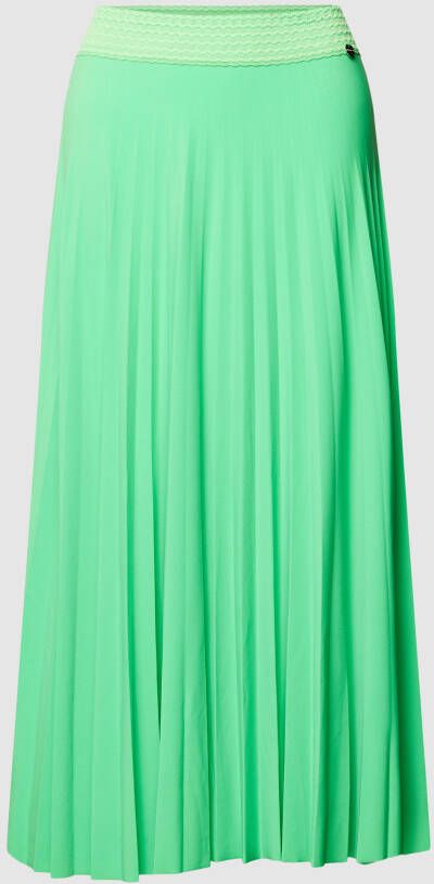 Rich & Royal Midirok met labelapplicatie