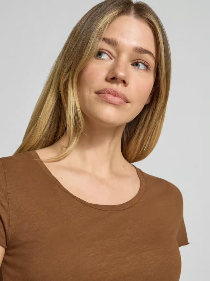 Rich & Royal T-shirt met ronde hals en rolzoom