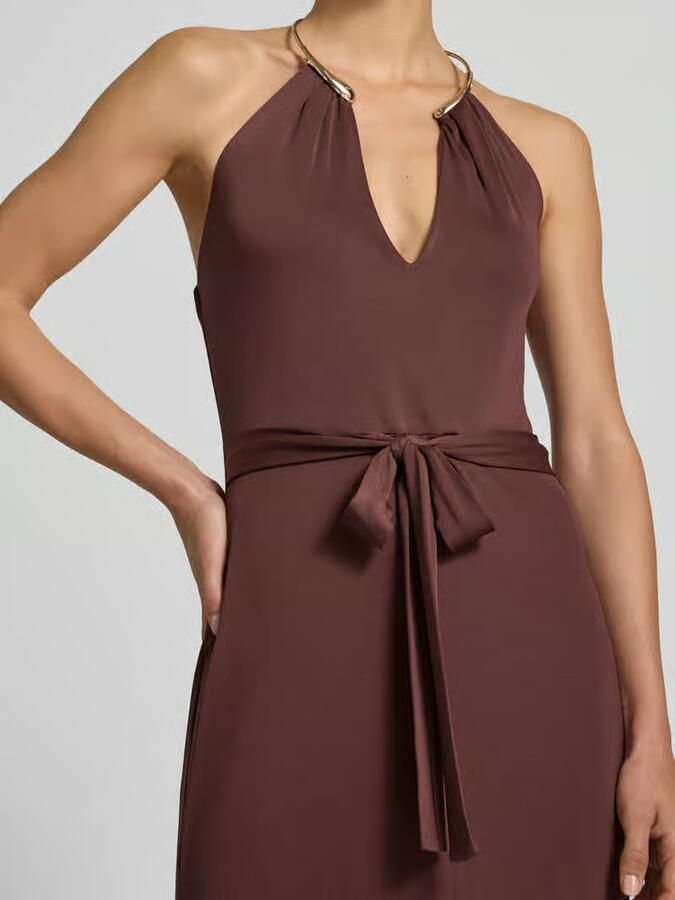 RINASCIMENTO avondjurk met halter in ring-look