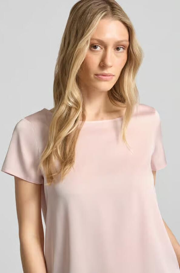 RINASCIMENTO Blouseshirt met ronde hals en afgeronde zoom