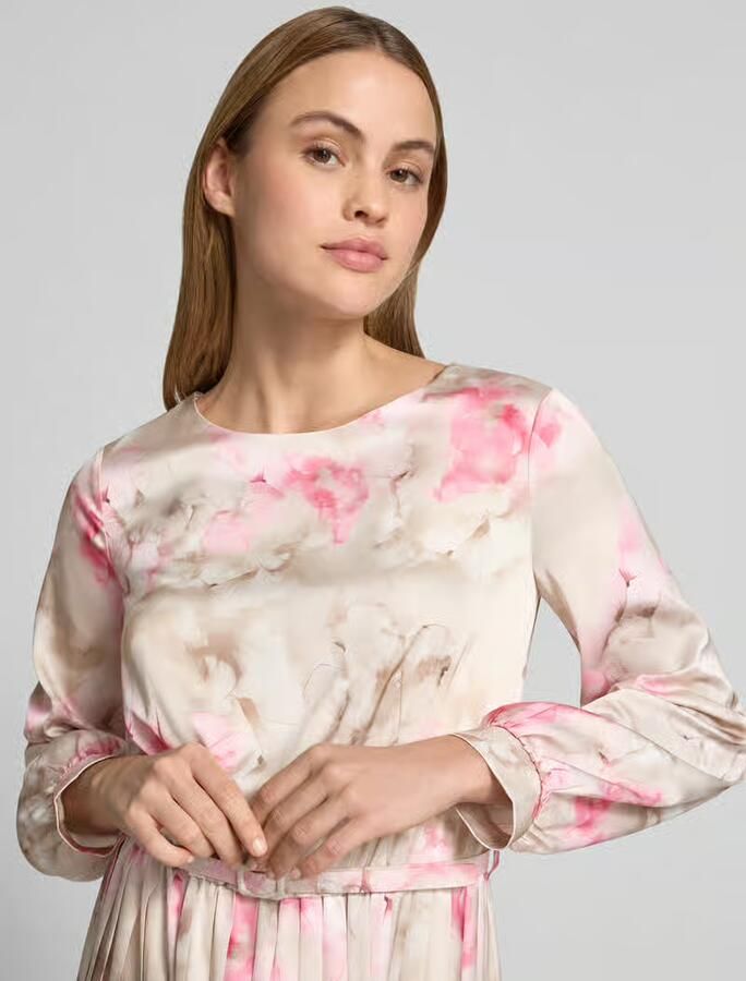 RINASCIMENTO cocktailjurk met riem en ronde hals