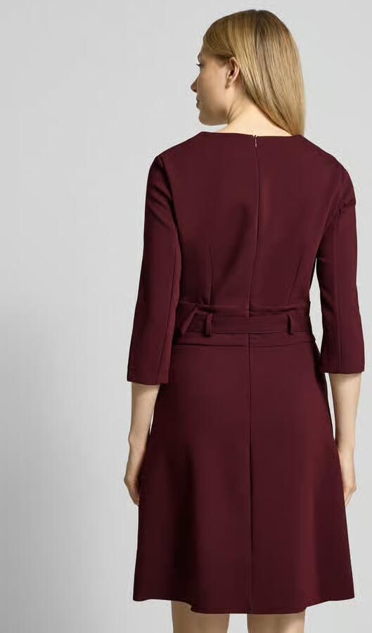 RINASCIMENTO Knielange cocktailjurk met V-hals