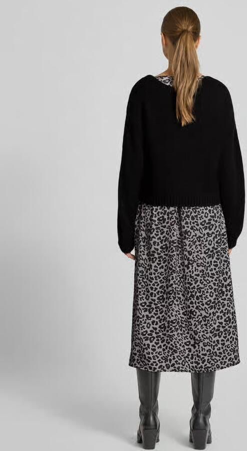 ROBE LÉGÈRE Getailleerde tricotjurk met mix van wol en mohair