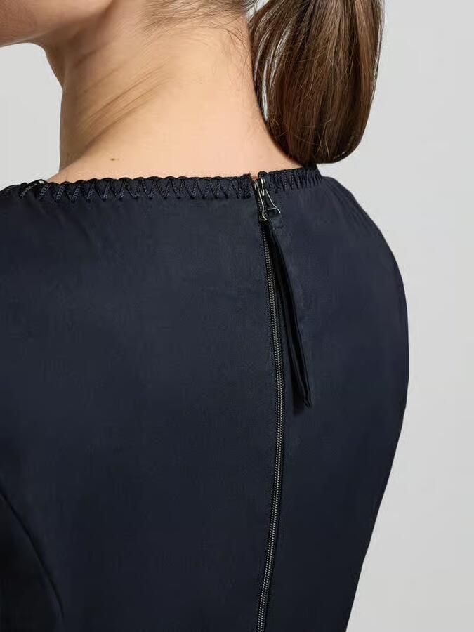 ROBE LÉGÈRE Midi-jurk met Ronde hals