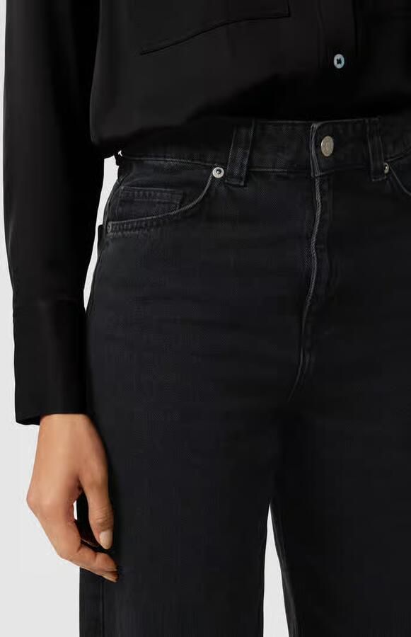 Selected Femme Wide fit jeans in 5-pocketmodel model 'MARLEY'