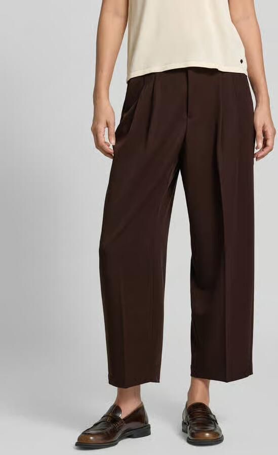 S.Oliver barrel cropped pantalon met plooien donkerbruin - Foto 3