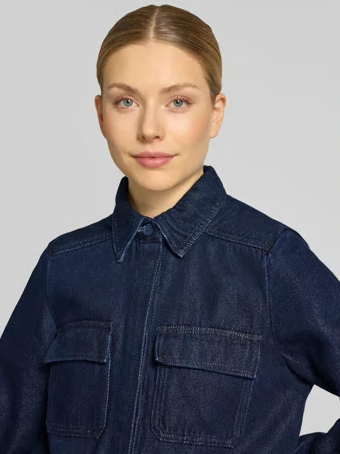 Stefanel jeansblouse met borstzakken en kentkraag