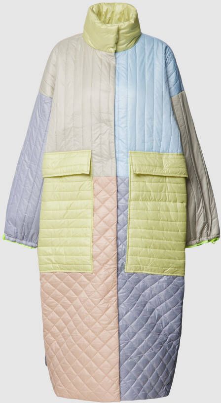 Stella Nova Gewatteerde lange jas in colour-blocking-design model 'Laerke Joe'