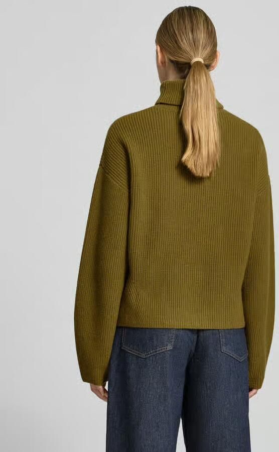 Style Icon Collection Coltrui met gebreid ribmotief van wol curated by Maja Weyhe