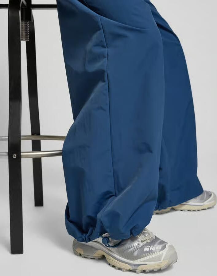 Style Icon Collection Nylon ballonbroek in 90s-stijl curated by Tinvcb