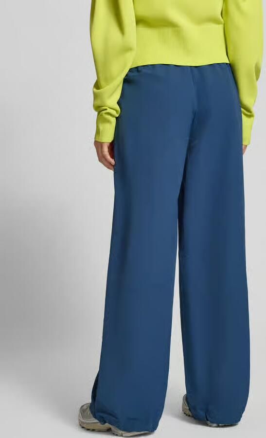 Style Icon Collection Nylon ballonbroek in 90s-stijl curated by Tinvcb - Foto 3