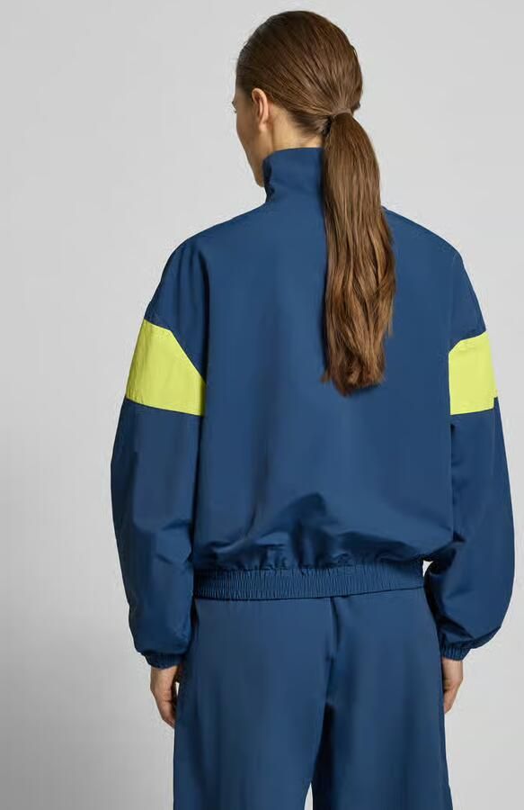 Style Icon Collection Nylonjack in 90s-stijl curated by Tinvcb - Foto 2
