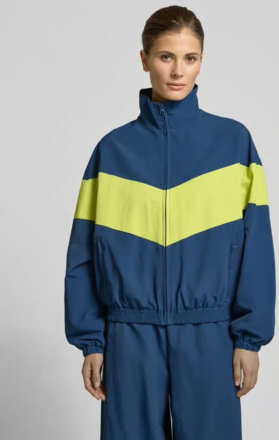 Style Icon Collection Nylonjack in 90s-stijl curated by Tinvcb - Foto 3