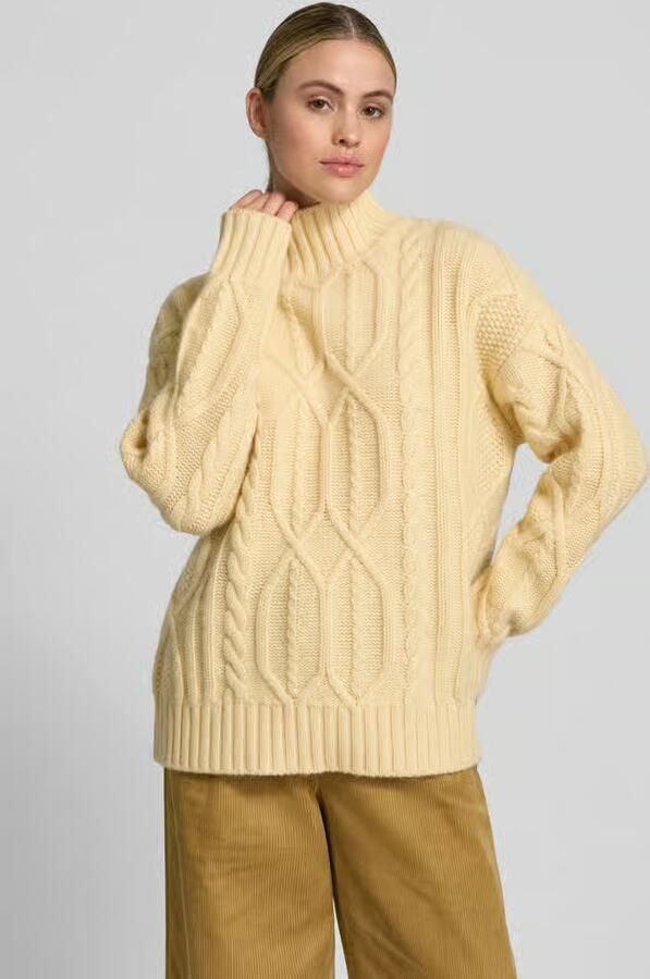 Style Icon Collection Oversized wollen pullover met kabelpatroon en geribde opstaande kraag curated by Maja Weyhe - Foto 2