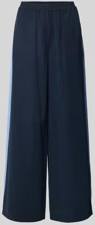 Style Icon Collection Vloeiende broek van viscose met contraststrepen curated by Tinvcb - Foto 2