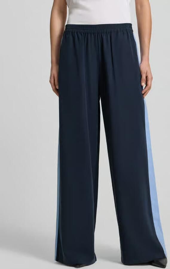 Style Icon Collection Vloeiende broek van viscose met contraststrepen curated by Tinvcb - Foto 3