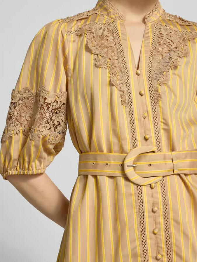 SUNCOO PARIS Knie-lange jurk met kant en riem model 'CATLEYA'