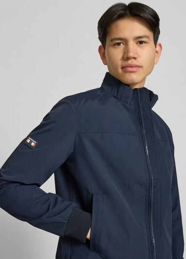 Superdry Jack met opstaande kraag en steekzakken