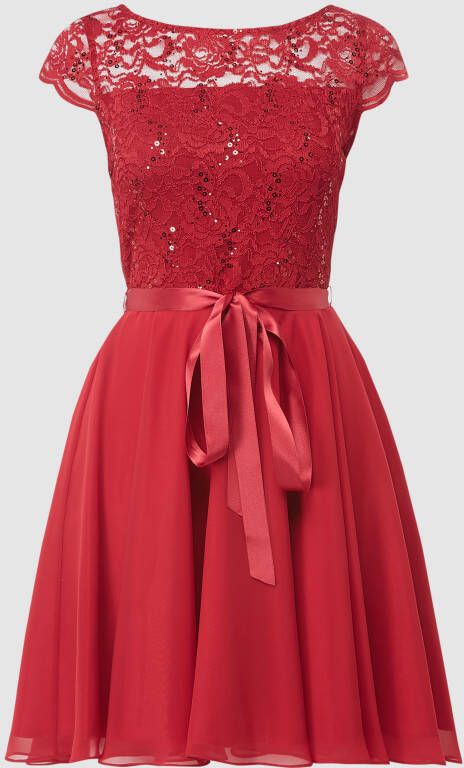 Swing Cocktailjurk van gebloemd kant en chiffon