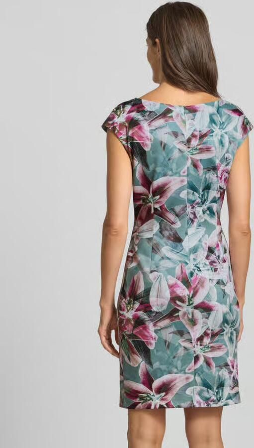 Swing Mini-cocktailjurk met V-hals