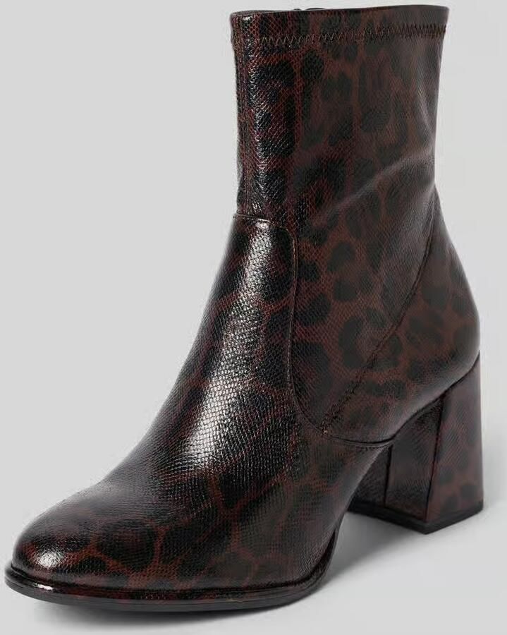 Tamaris Laarsjes in velourslook