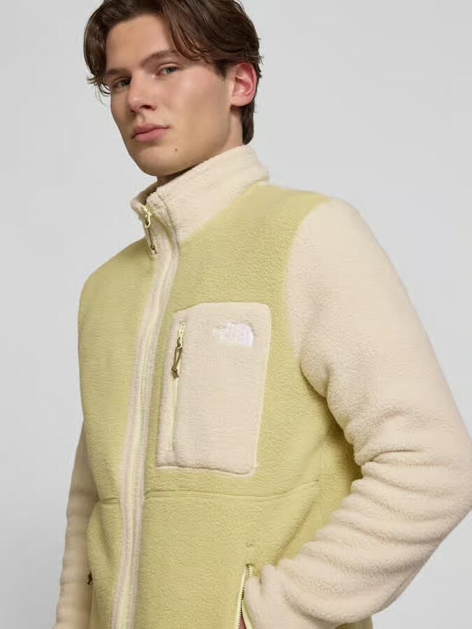 The North Face Fleecejack met labelstitching model 'Yumiori'