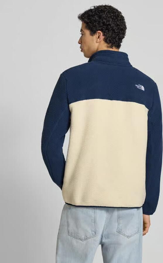 The North Face Fleecejack met labelstitching model 'Yumiori'