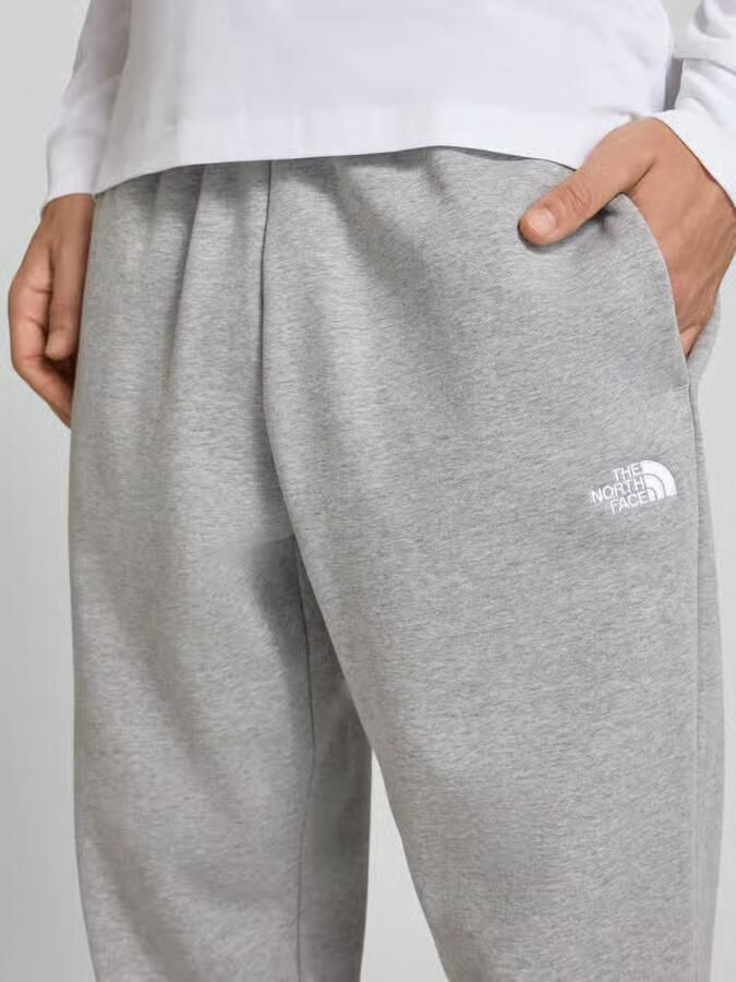 The North Face relaxed fit sweatpants van katoenmix model 'EVOLUTION'