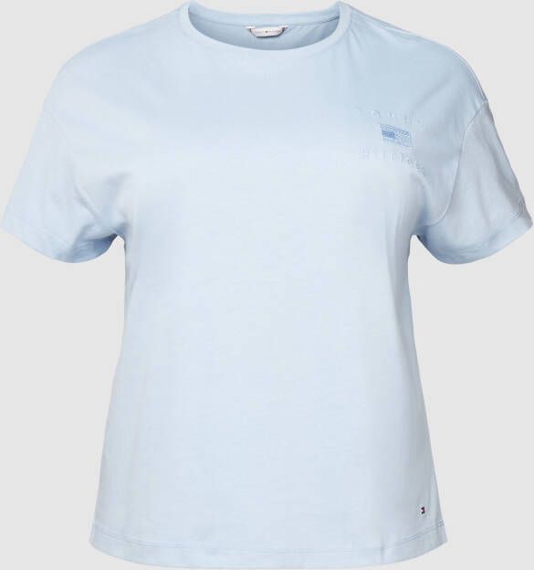 Tommy Hilfiger Curve Shirt met ronde hals CRV RLX NATURAL DYE OPEN-NK TOP met geborduurde tommy hilfiger flag & opschrift