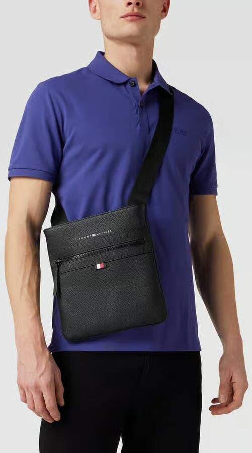 Tommy Hilfiger Schoudertas Essential in een eenvoudige look - Foto 5