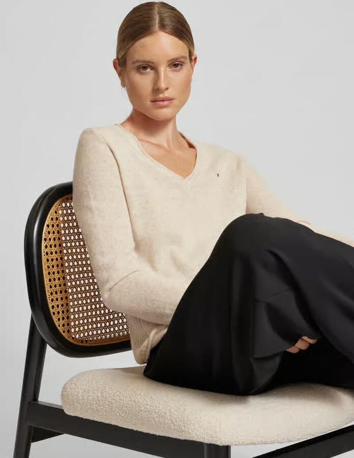 Tommy Hilfiger Pullover met afgeronde V-hals model 'SOFT WOOL'