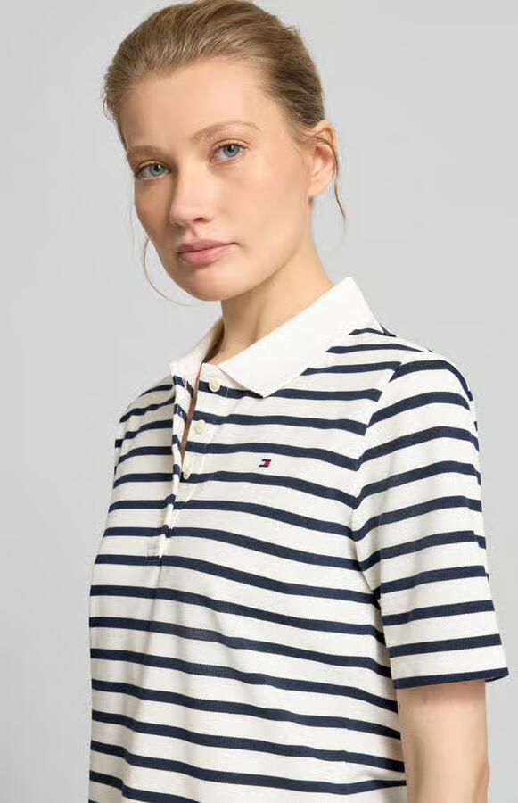 Tommy Hilfiger Poloshirt 1985 Regular Fit Pique Premium Polo met logo-borduursel met zijsplitten - Foto 4