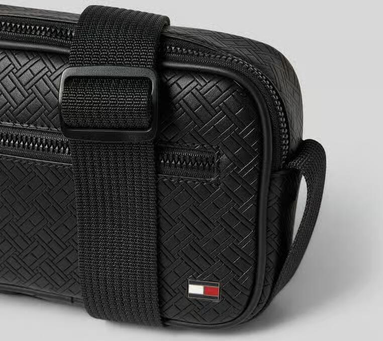 Tommy Hilfiger schoudertas met labeldetail model 'EMBOSSED FLAG MODULAR'