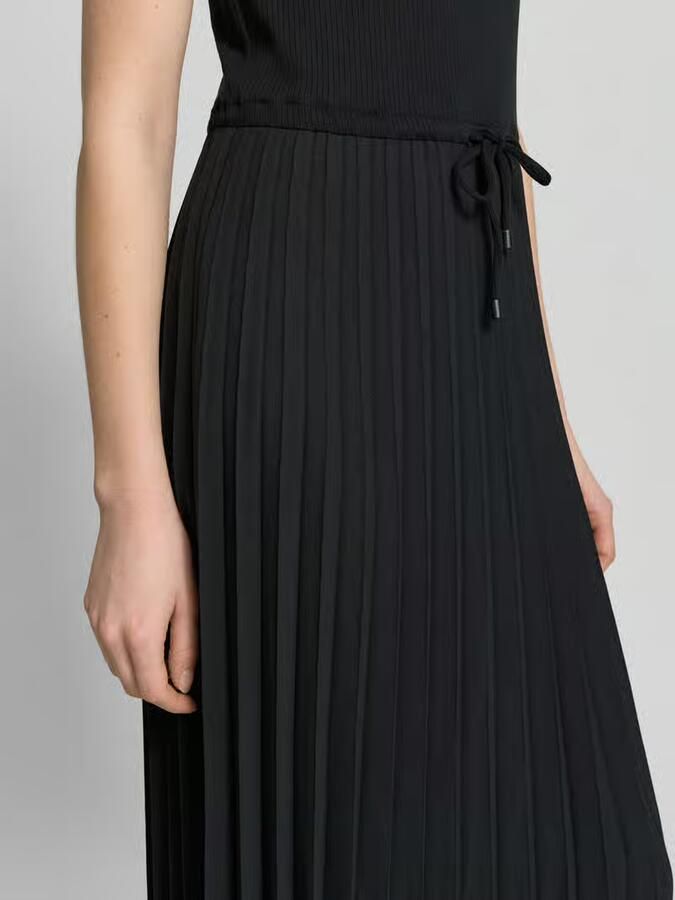 Tommy Hilfiger slim fit midi-jurk van viscosemix