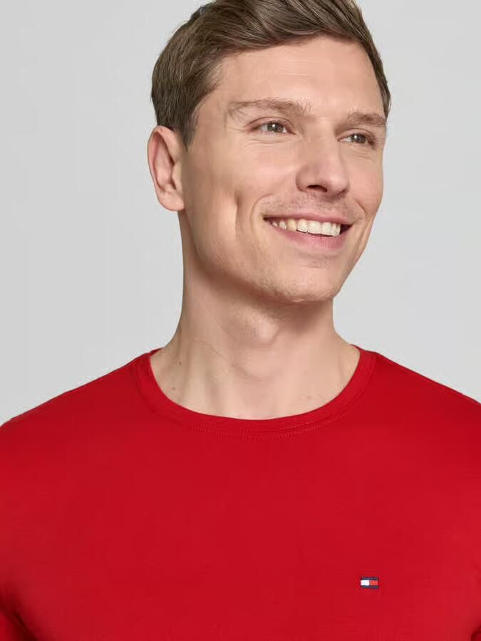 Tommy Hilfiger Slim fit T-shirt van een mix van katoen en elastaan - Foto 14