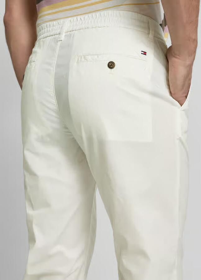 Tommy Hilfiger Straight leg chino van een mix van katoen en elastaan