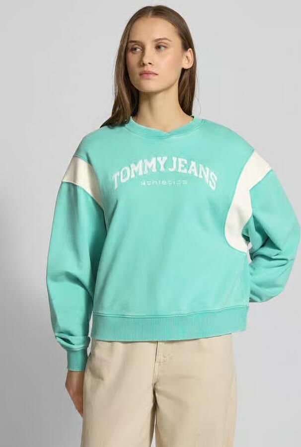 Tommy Jeans Boxy fit sweatshirt van katoenmix model 'VARSITY CREW' - Foto 2