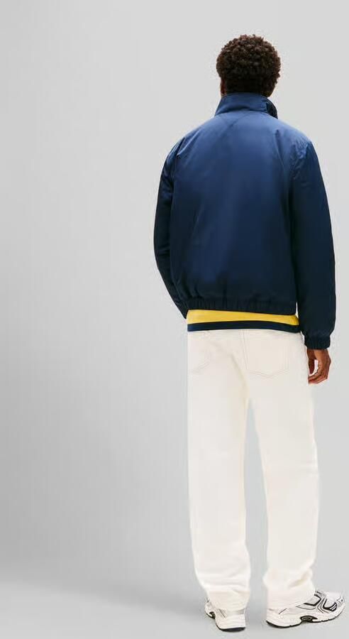 TOMMY JEANS Blouson TJM ESSENTIAL PADDED JACKET EXT Vrijetijdsjas overgangsjas glanzend stretch manchetten opstaande kraag - Foto 15