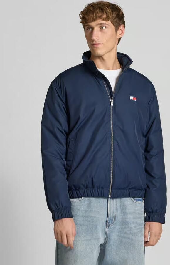 TOMMY JEANS Blouson TJM ESSENTIAL PADDED JACKET EXT Vrijetijdsjas overgangsjas glanzend stretch manchetten opstaande kraag - Foto 13