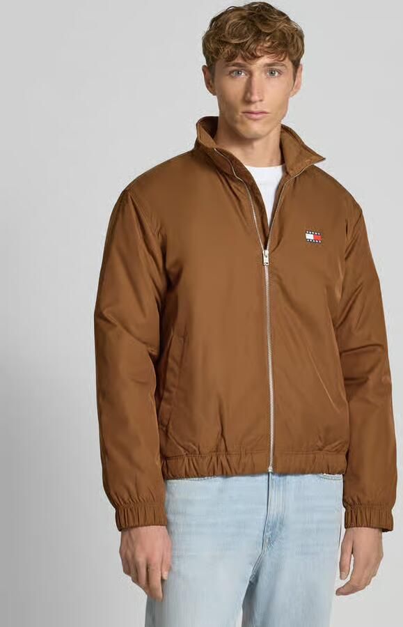 TOMMY JEANS Blouson TJM ESSENTIAL PADDED JACKET EXT Vrijetijdsjas overgangsjas glanzend stretch manchetten opstaande kraag - Foto 7