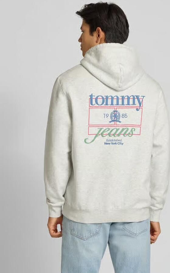 TOMMY JEANS Hoodie TJM WASHED CREST PLAY regular fit sweatshirt rugprint - Foto 6