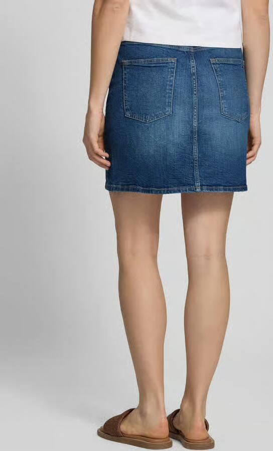 Tommy Jeans regular fit jeansrok van katoenmix model 'MOM' - Foto 2