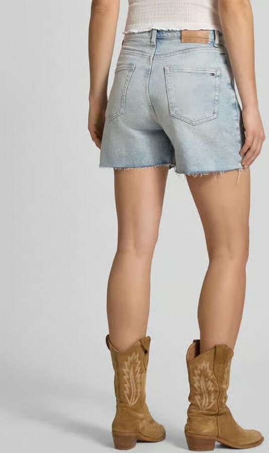Tommy Jeans regular fit korte jeans van katoenmix model 'MOM SHORT' - Foto 10