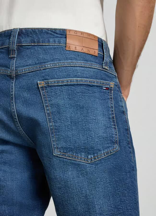 Tommy Jeans regular fit korte jeans van katoenmix model 'RONNIE' - Foto 6