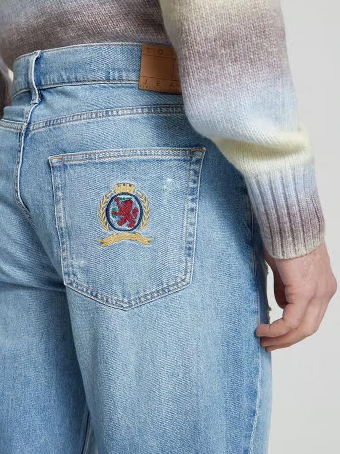 Tommy Jeans Relaxed straight fit jeans in destroyed-look model 'JAIMIE'