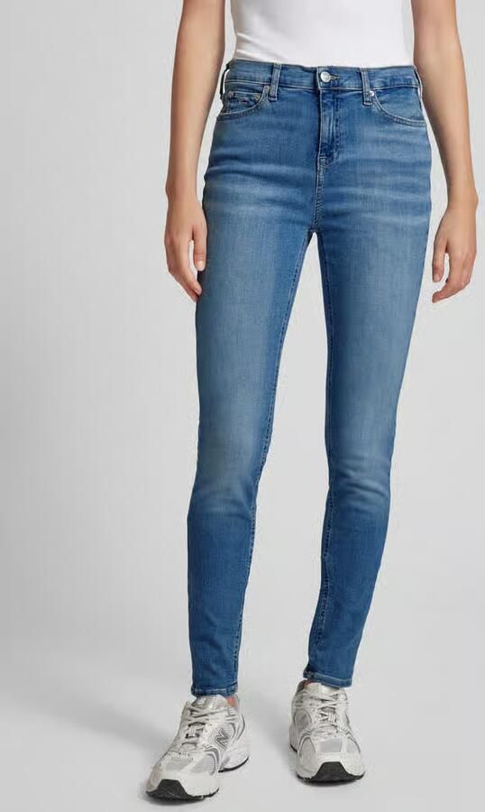 TOMMY JEANS Skinny fit Jeans SYLVIA HR SSKN CG4 met logo badge en label vlaggen - Foto 11
