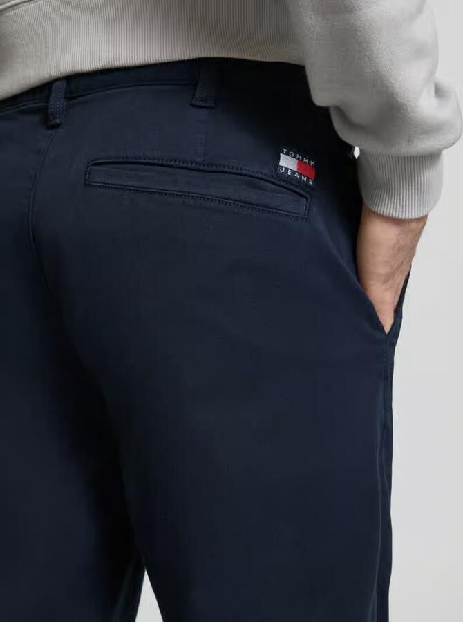 Tommy Jeans Tapered chino van katoenmix model 'SONNY' - Foto 2